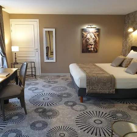 Hotel Le Lion D'or Et Restaurant La Table Du Lion 4*