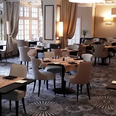 Le Lion D'or Et Restaurant La Table Du Lion Hotel 4*