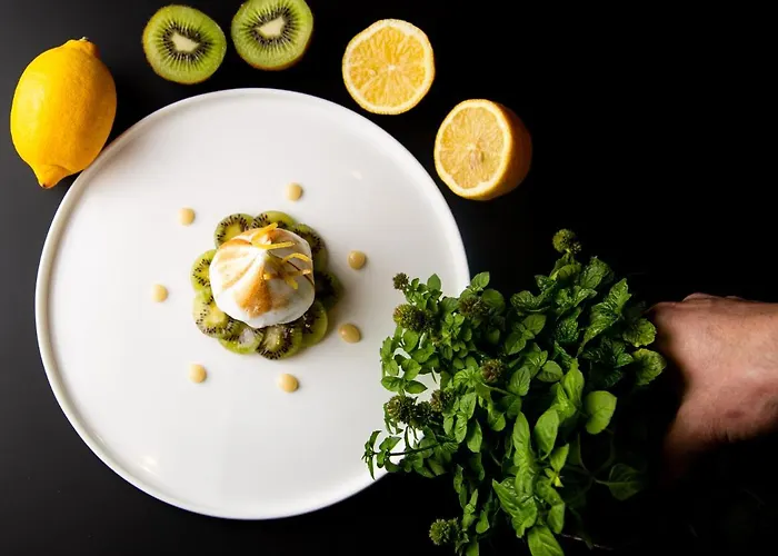 Le Lion D'or Et Restaurant La Table Du Lion Bayeux