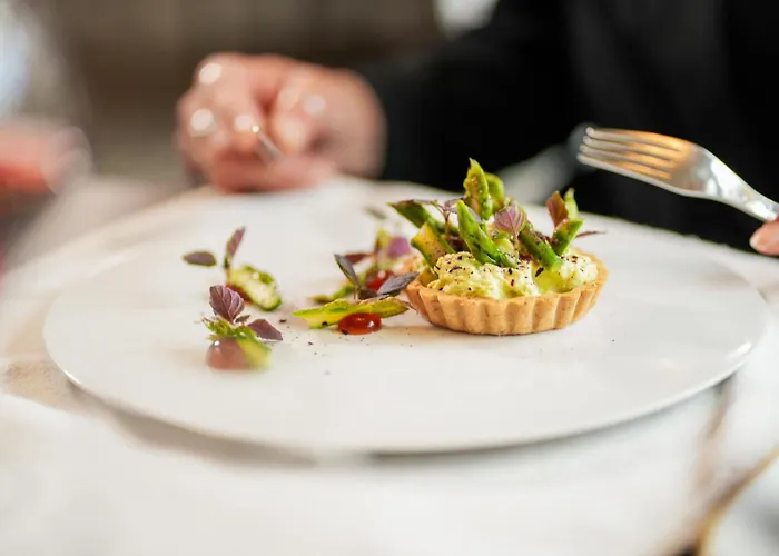 Le Lion D'or Et Restaurant La Table Du Lion Hotel Bayeux