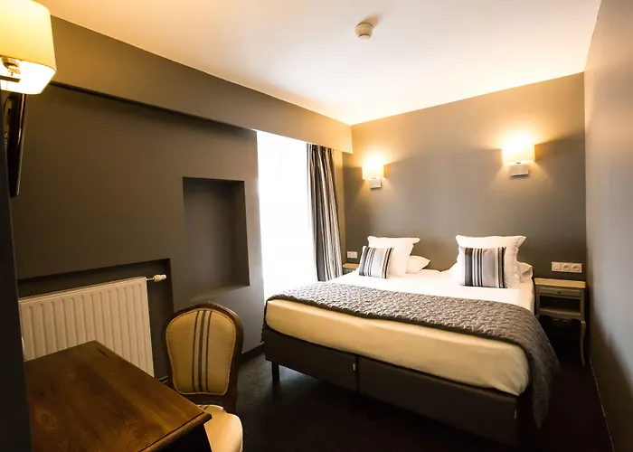 Le Lion D'or Et Restaurant La Table Du Lion Hotel 4*