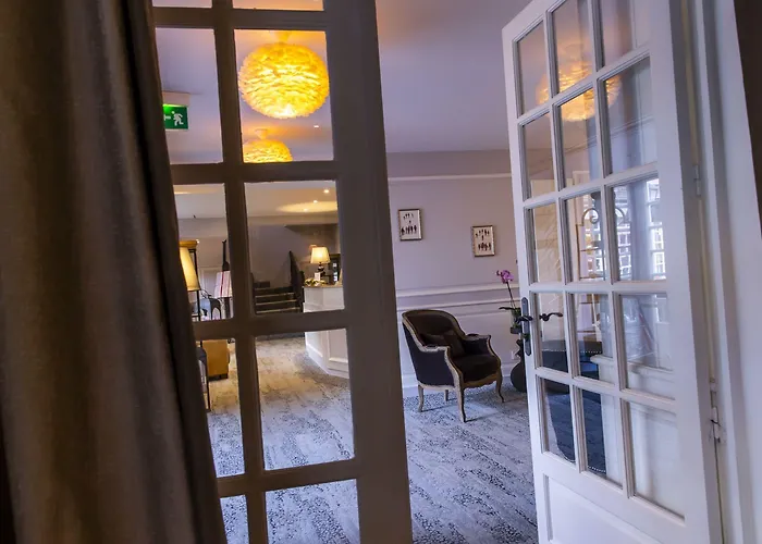 Le Lion D'or Et Restaurant La Table Du Lion Hotel 4*