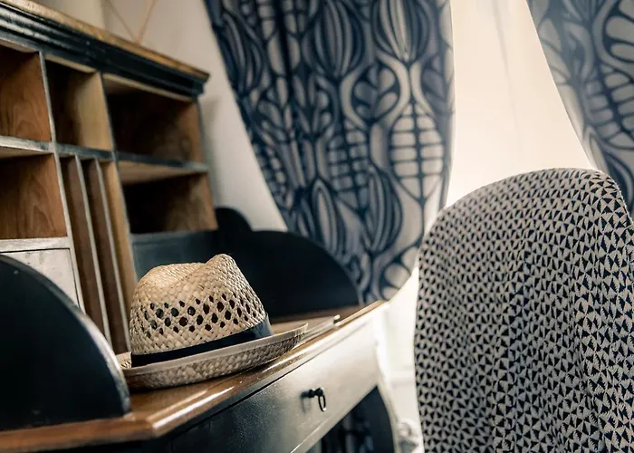 Le Lion D'or Et Restaurant La Table Du Lion