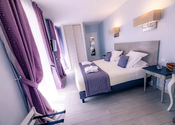 Le Lion D'or Et Restaurant La Table Du Lion