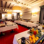 Le Lion D'or Et Restaurant La Table Du Lion Hotel