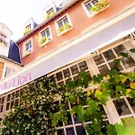 Le Lion D'or Et Restaurant La Table Du Lion Hotel 4*