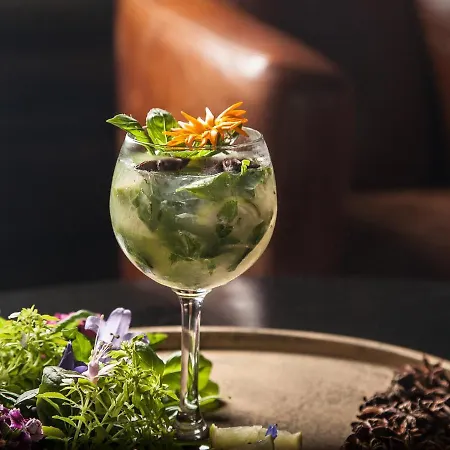 Le Lion D'or Et Restaurant La Table Du Lion Hotel Bayeux