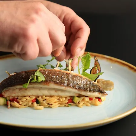 Le Lion D'or Et Restaurant La Table Du Lion