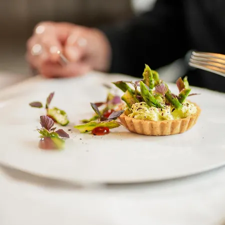 Le Lion D'or Et Restaurant La Table Du Lion Hotel Bayeux