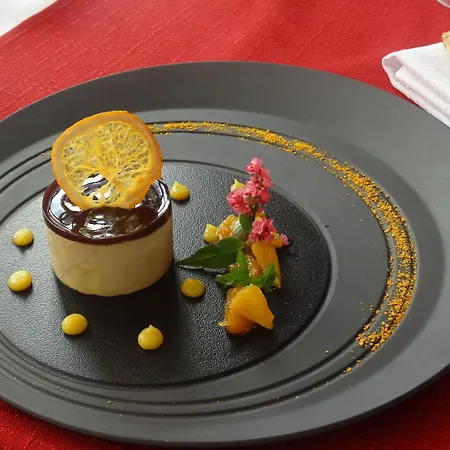 Le Lion D'or Et Restaurant La Table Du Lion
