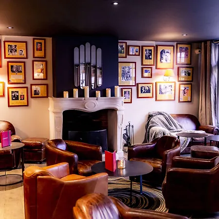 Hotel Le Lion D'or Et Restaurant La Table Du Lion 4*