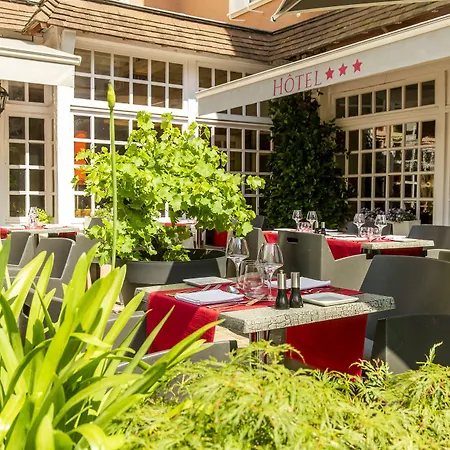 Ξενοδοχείο Le Lion D'or Et Restaurant La Table Du Lion 4*