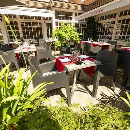 Le Lion D'or Et Restaurant La Table Du Lion Ξενοδοχείο