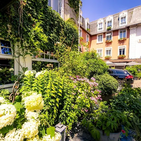 Le Lion D'or Et Restaurant La Table Du Lion 4*