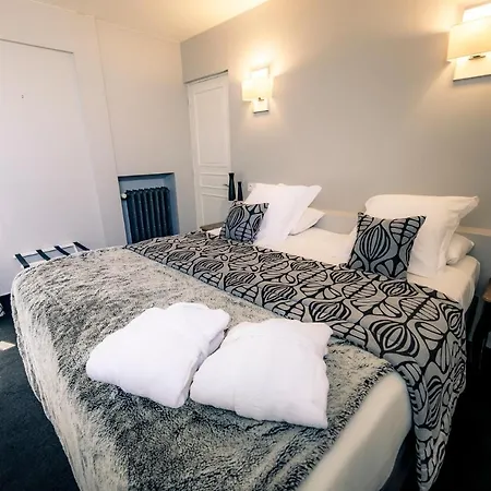 Le Lion D'or Et Restaurant La Table Du Lion Hotel