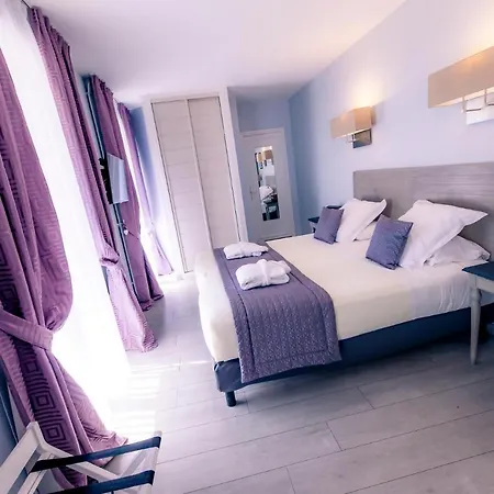 Le Lion D'or Et Restaurant La Table Du Lion