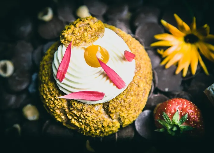 Hotel Le Lion D'or Et Restaurant La Table Du Lion