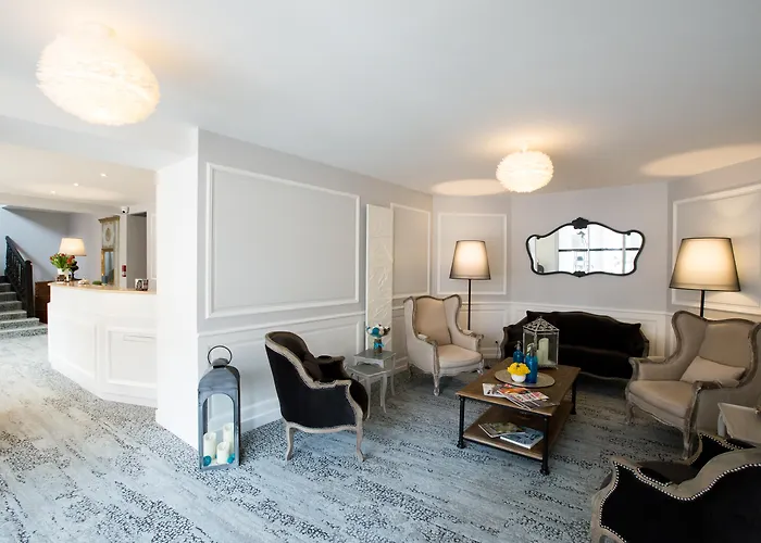 Le Lion D'or Et Restaurant La Table Du Lion Hotel