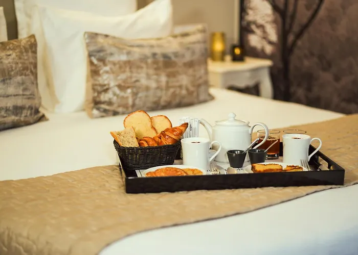 Le Lion D'or Et Restaurant La Table Du Lion