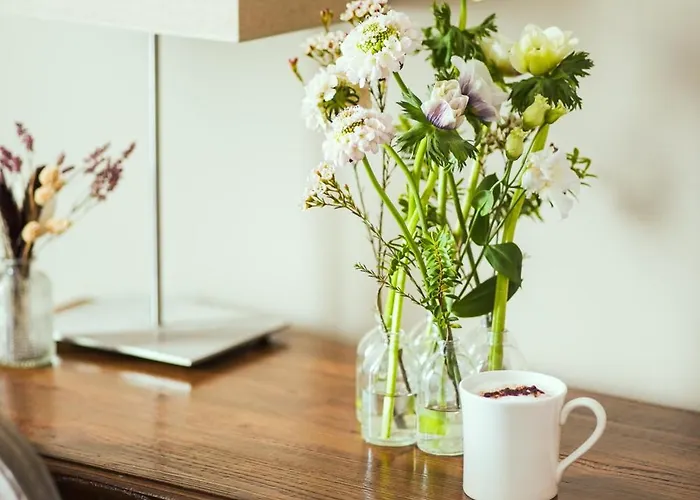 Hotel Le Lion D'or Et Restaurant La Table Du Lion