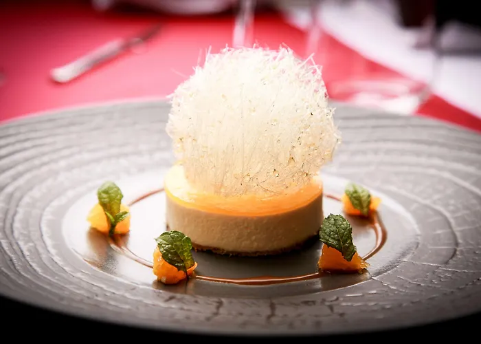 Hotel Le Lion D'or Et Restaurant La Table Du Lion