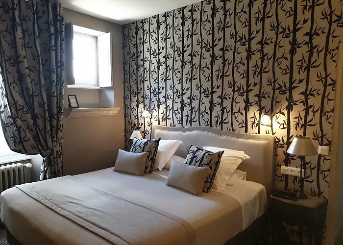 Le Lion D'or Et Restaurant La Table Du Lion Bayeux