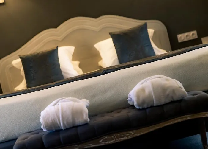 Le Lion D'or Et Restaurant La Table Du Lion Bayeux