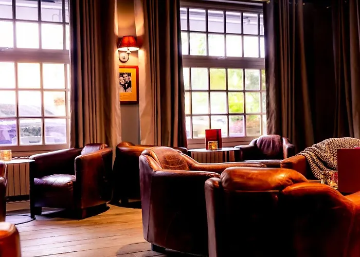 Hotel Le Lion D'or Et Restaurant La Table Du Lion Bayeux