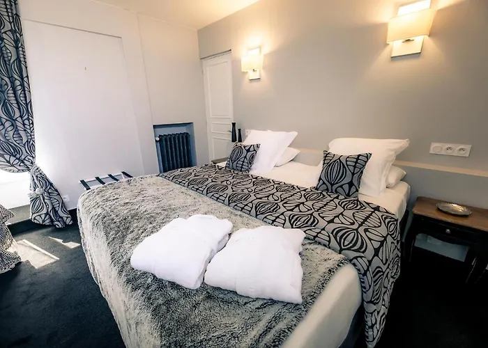 Le Lion D'or Et Restaurant La Table Du Lion Hotel